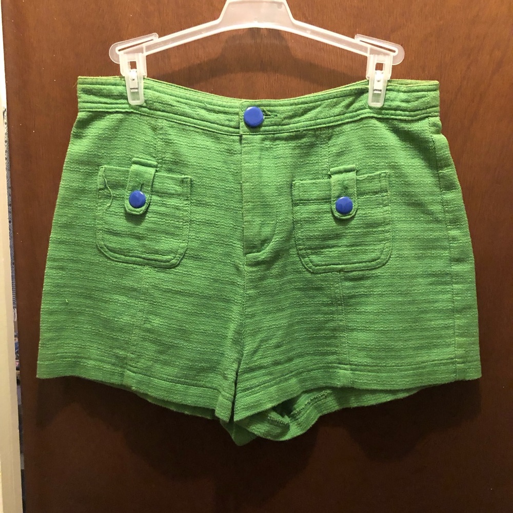 Kelly Green Highwaist Shorts